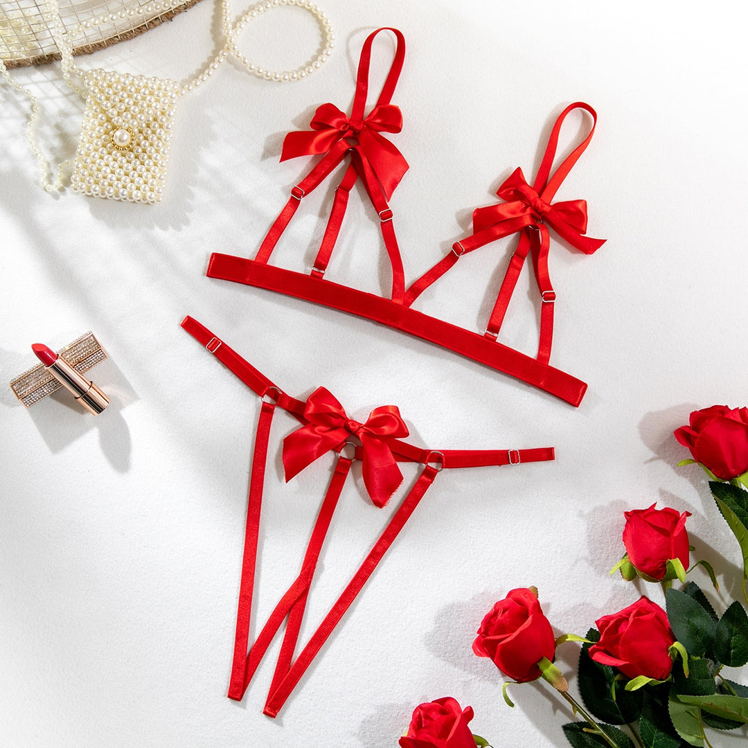 Open-crotch lingerie with cutout bow decoration